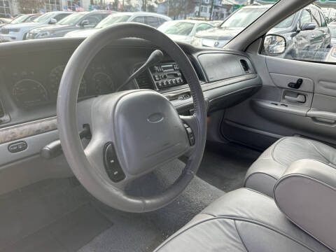 1999 Ford Crown Victoria LX