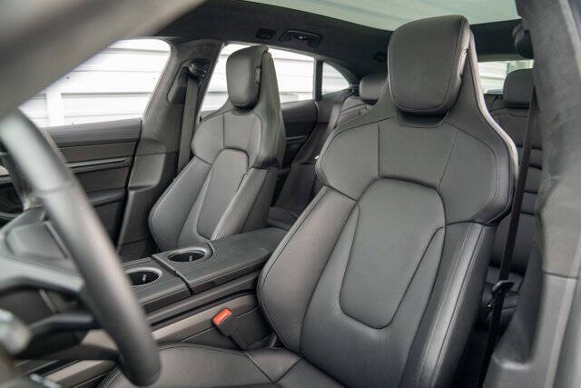2023 Porsche Taycan 10