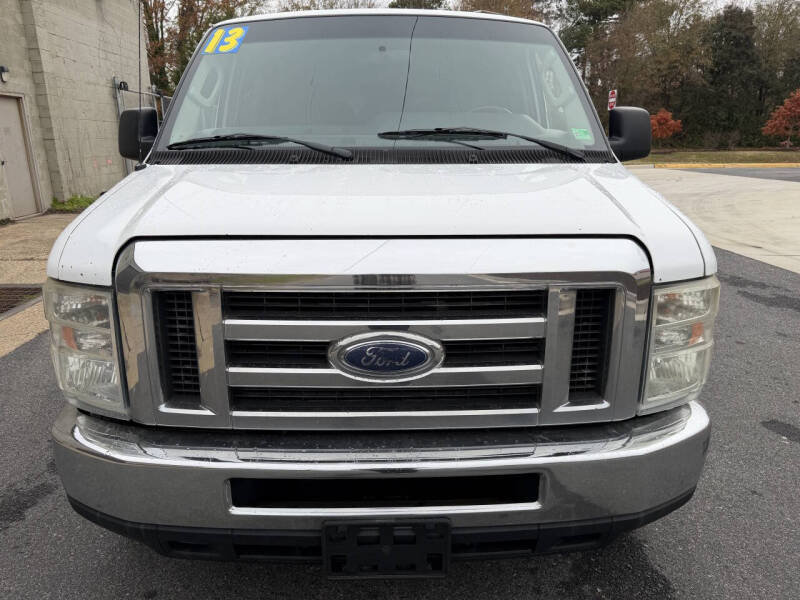 2013 Ford E-Series E-350 SD XLT