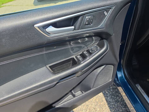 2020 Ford Edge Titanium