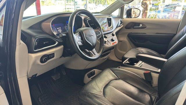 2017 Chrysler Pacifica Touring-L Plus