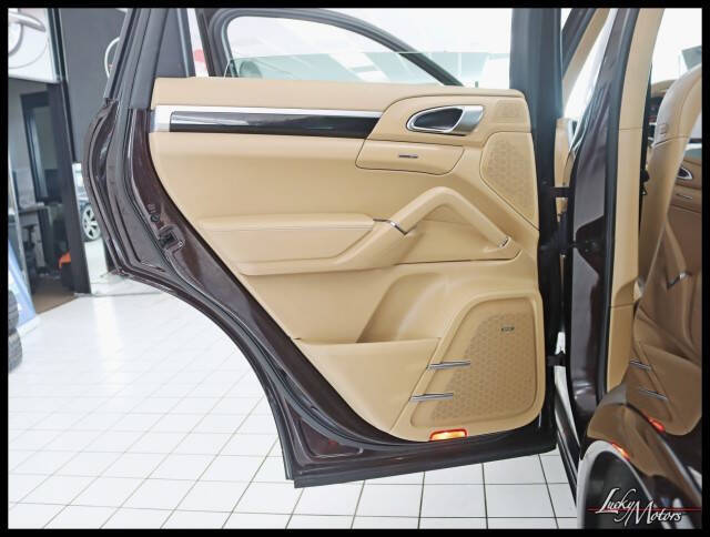 2017 Porsche Cayenne Platinum Edition