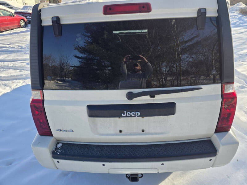 2008 Jeep Commander Sport