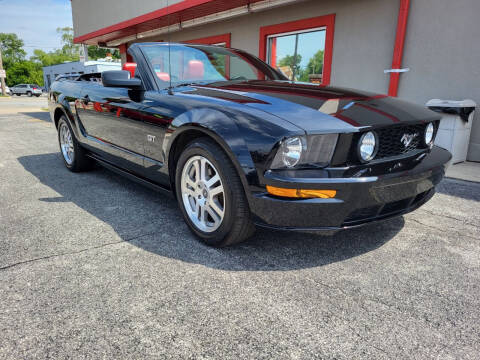 2005 Ford Mustang for sale at Richardson Sales, Service & Powersports in Highland IN