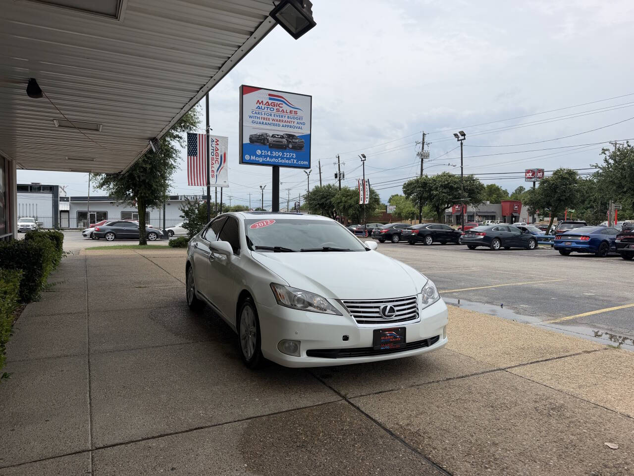 White 2012 Lexus ES 350 Base 4dr Sedan 1