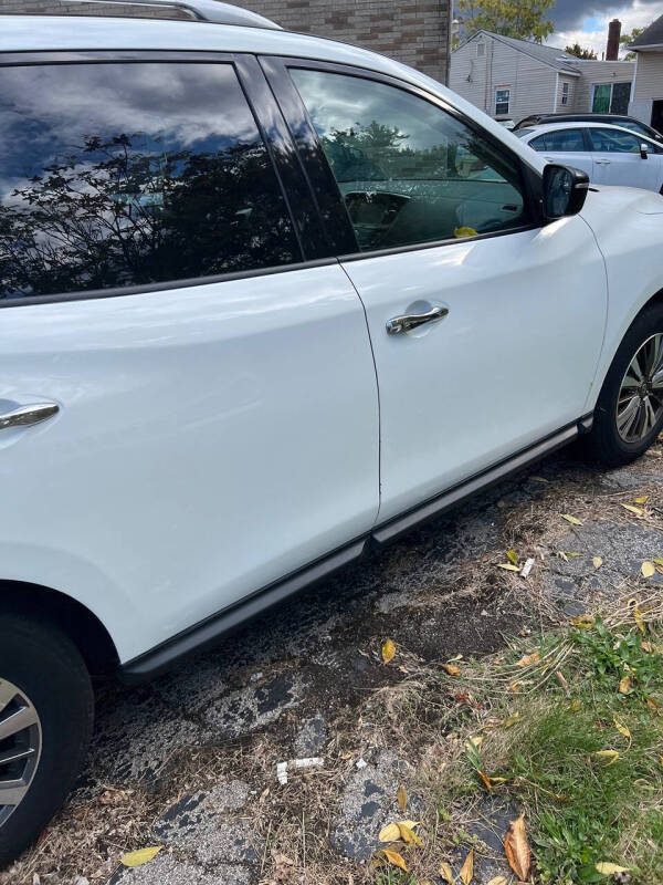 2017 Nissan Pathfinder SL