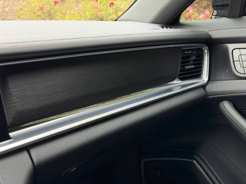 2023 Porsche Panamera Platinum Edition