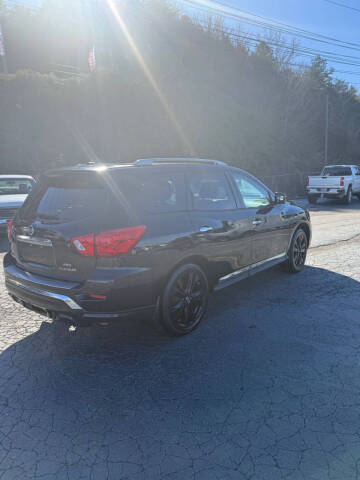 2017 Nissan Pathfinder Platinum