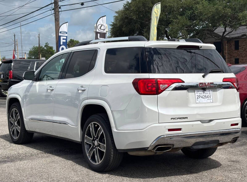 2017 GMC Acadia Denali
