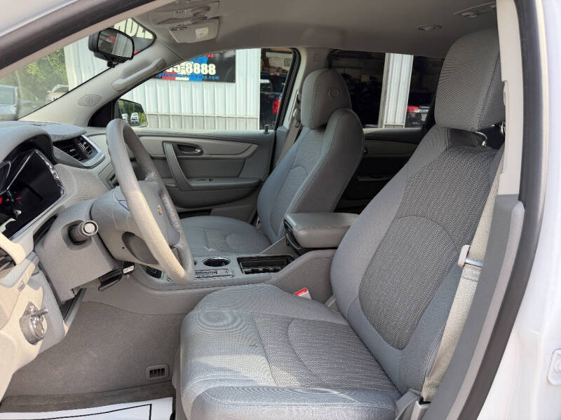 2017 Chevrolet Traverse LS