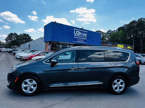 2017 Chrysler Pacifica Touring-L Plus