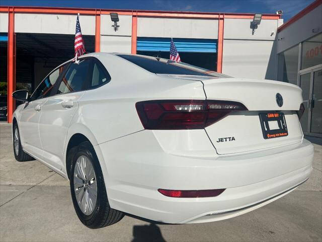 2020 Volkswagen Jetta Sedan - $17,997