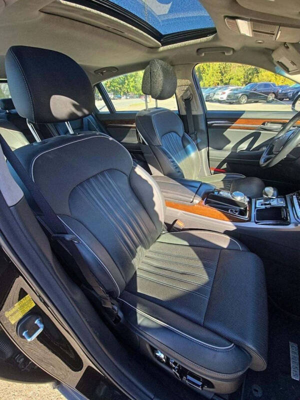2019 Genesis G90