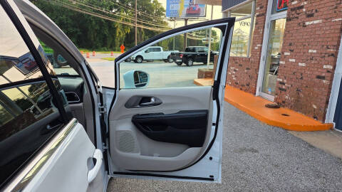 2022 Chrysler Pacifica Touring L