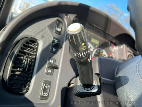 2015 Freightliner M2 106