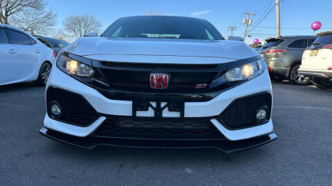 2018 Honda Civic for sale at CarMart One LLC in Freeport NY