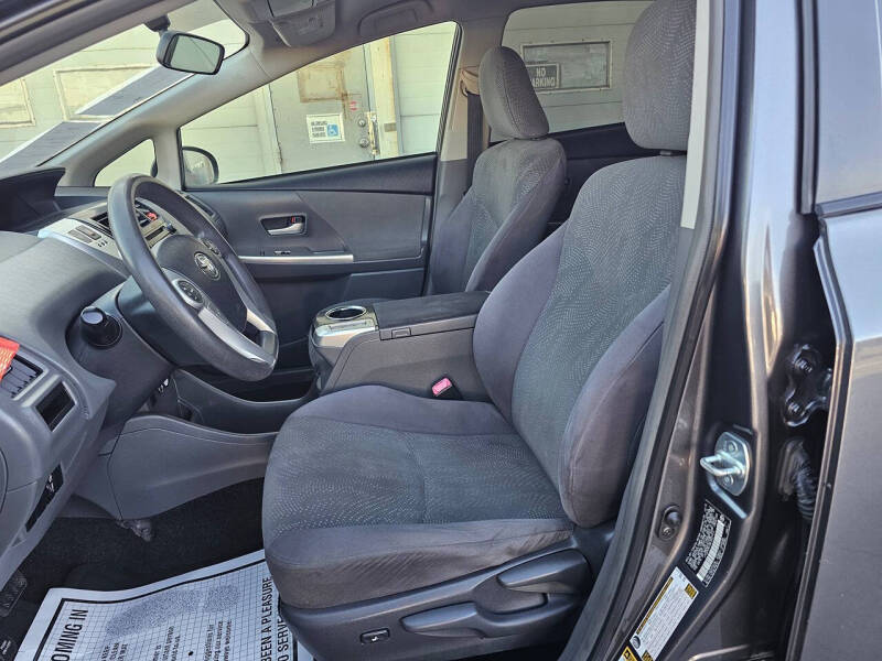 2014 Toyota Prius v Three