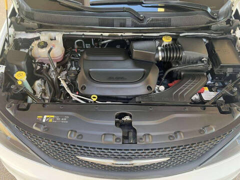 2024 Chrysler Voyager LX