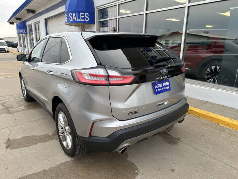 2024 Ford Edge Titanium