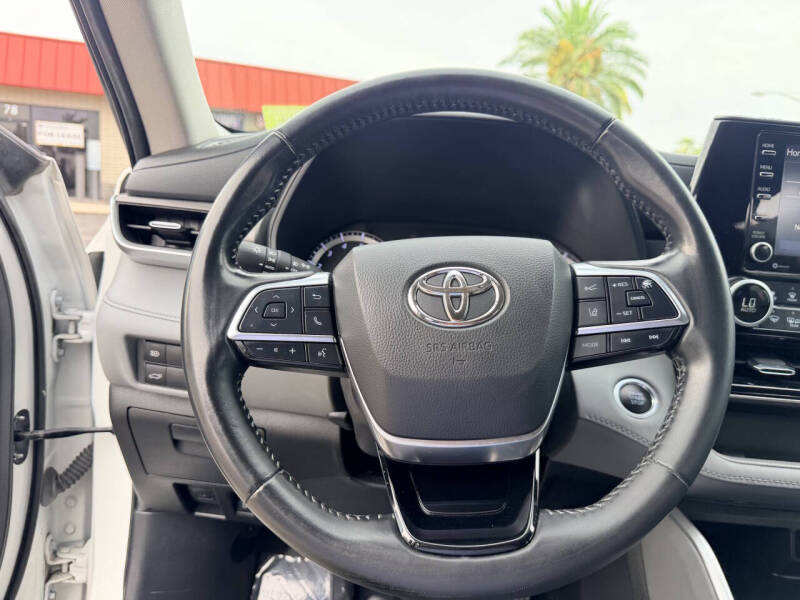 2021 Toyota Highlander LE