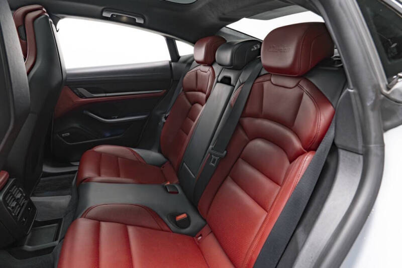 2020 Porsche Taycan Turbo