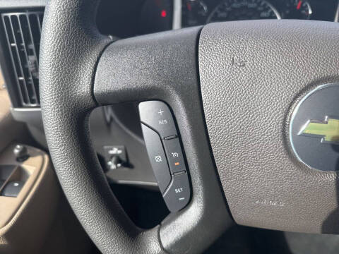 2025 Chevrolet Express 3500