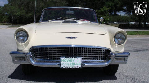 1957 Ford Thunderbird