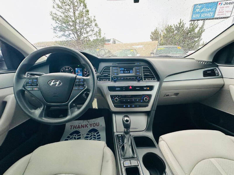 2015 Hyundai Sonata SE photo 16