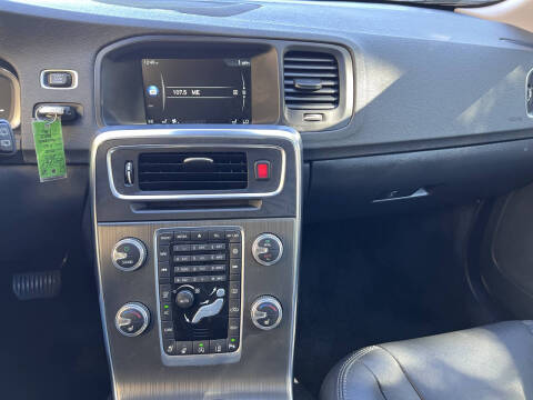 2015 Volvo V60 T5 Drive-E Platinum