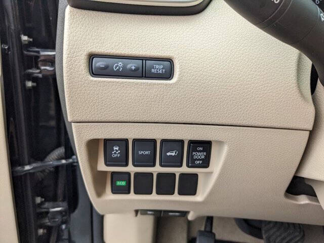 2015 Nissan Rogue 26