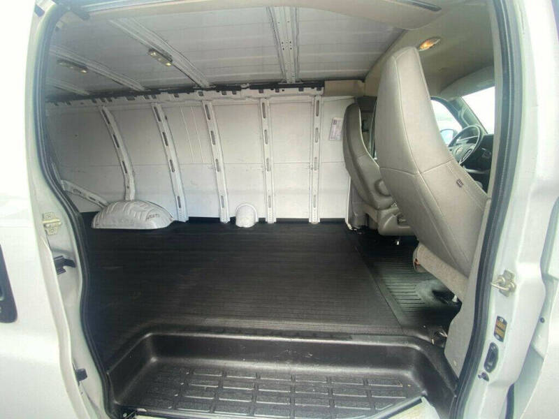 2023 GMC Savana 2500