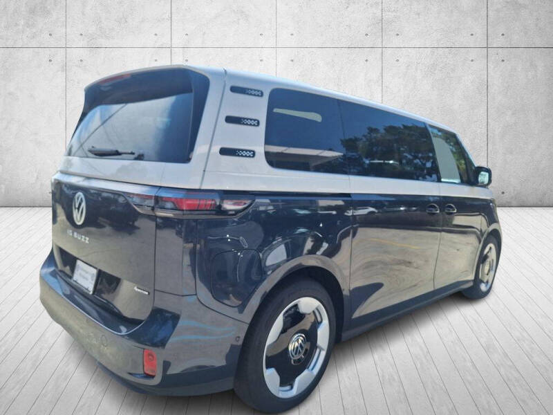 2025 Volkswagen ID. Buzz Pro S Plus 4Motion