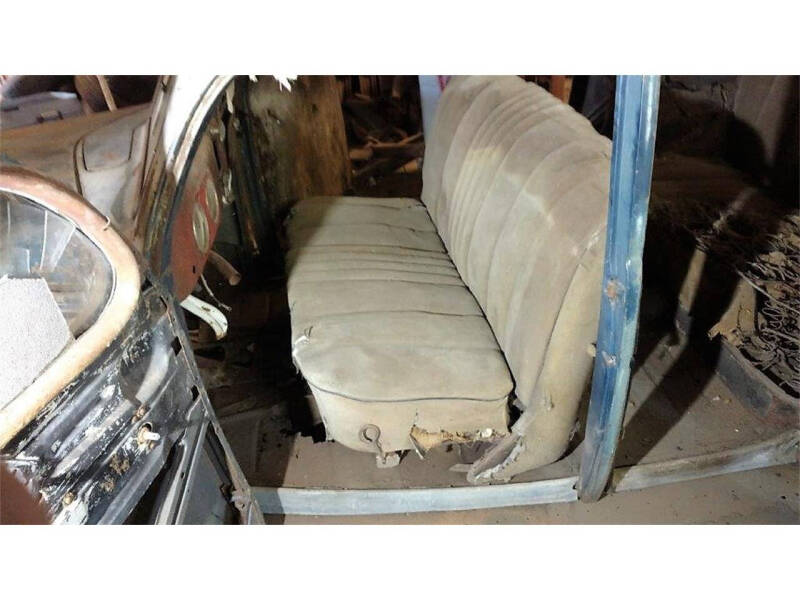 1937 Ford 4 door slant back