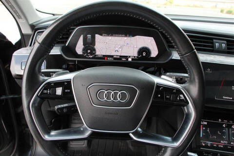 2021 Audi e-tron quattro Prestige