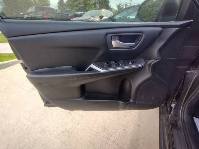 2017 Toyota Camry SE