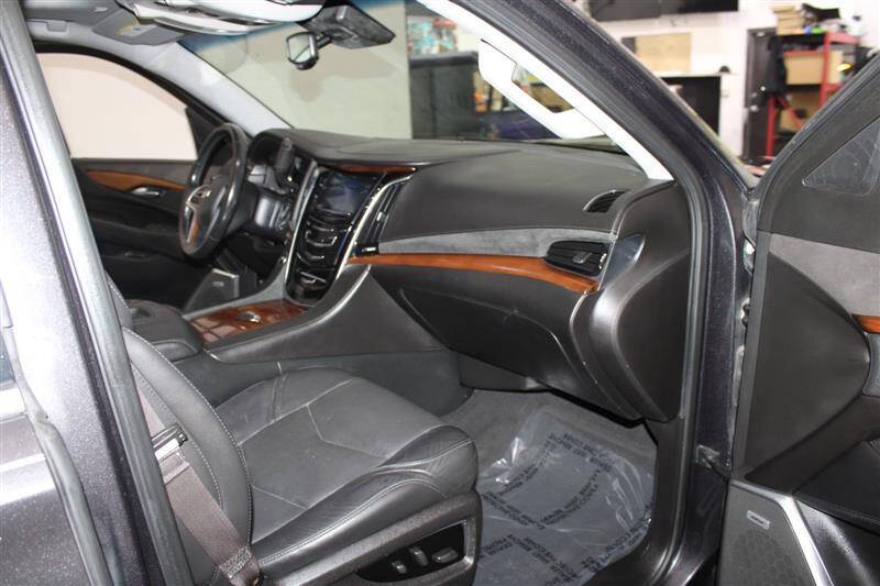 2016 Cadillac Escalade Luxury Collection