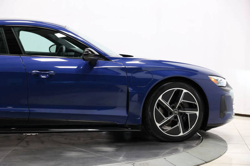 2024 Audi e-tron GT quattro Premium Plus