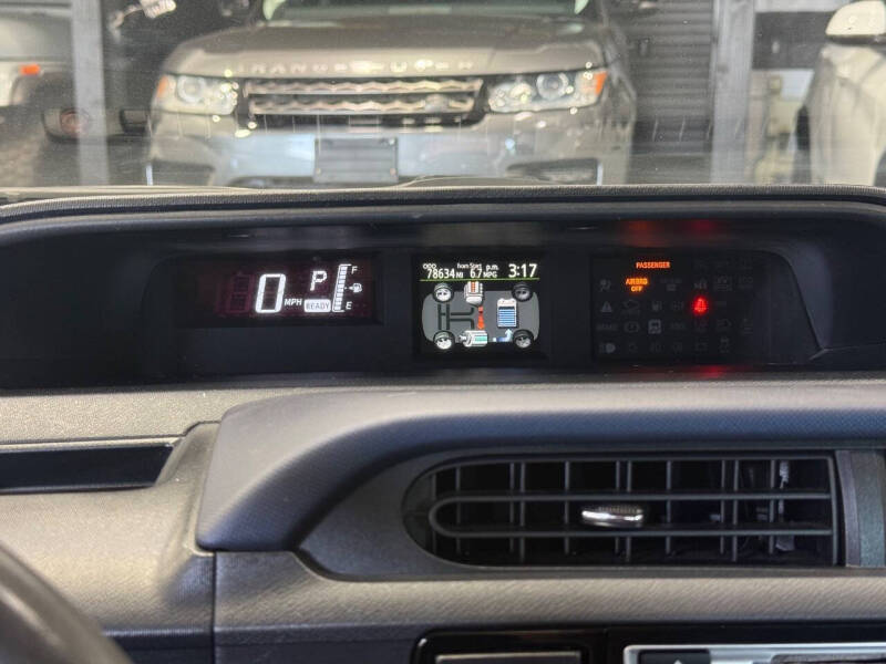 2016 Toyota Prius c One