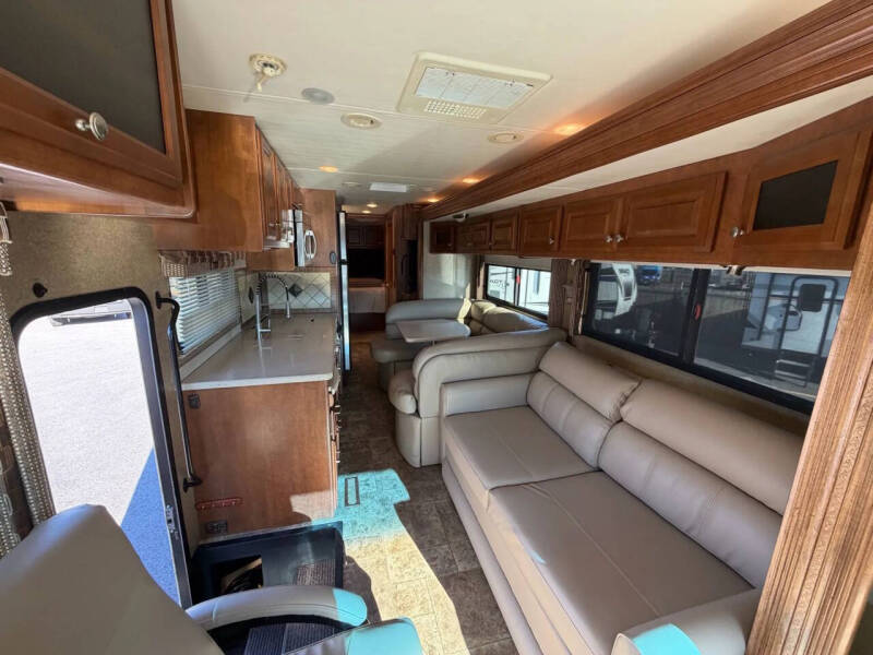 2012 Freightliner XCS Chassis