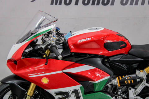 2023 Ducati Panigale V2
