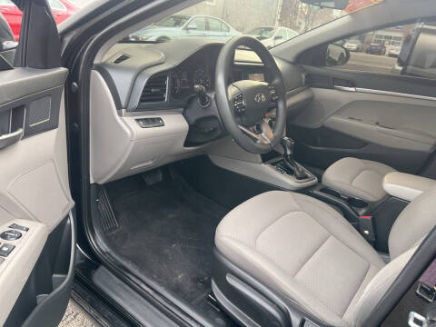 2019 Hyundai Elantra SE