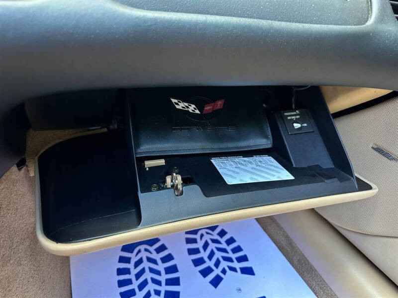 2004 Chevrolet Corvette