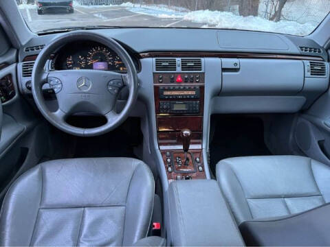 2000 Mercedes-Benz E-Class