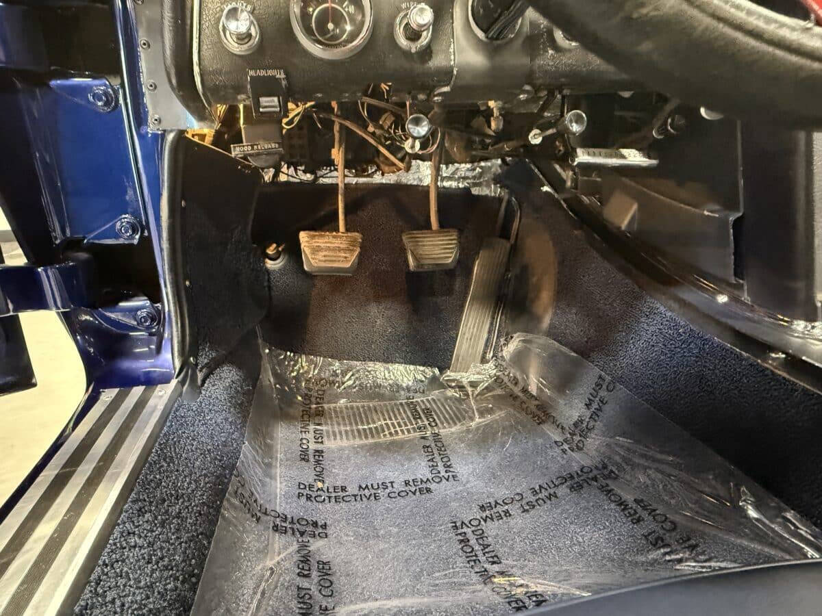 1964 Chevrolet Corvette 40