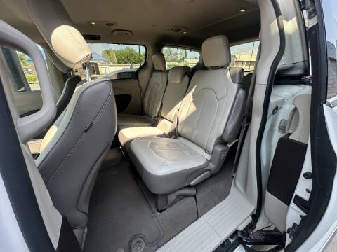 2017 Chrysler Pacifica Touring Plus