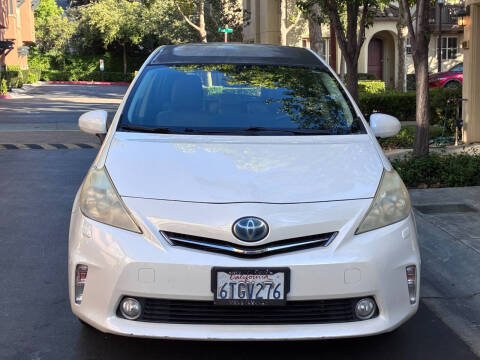 2012 Toyota Prius v Five