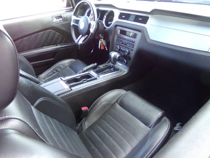 2010 Ford Mustang V6 Premium