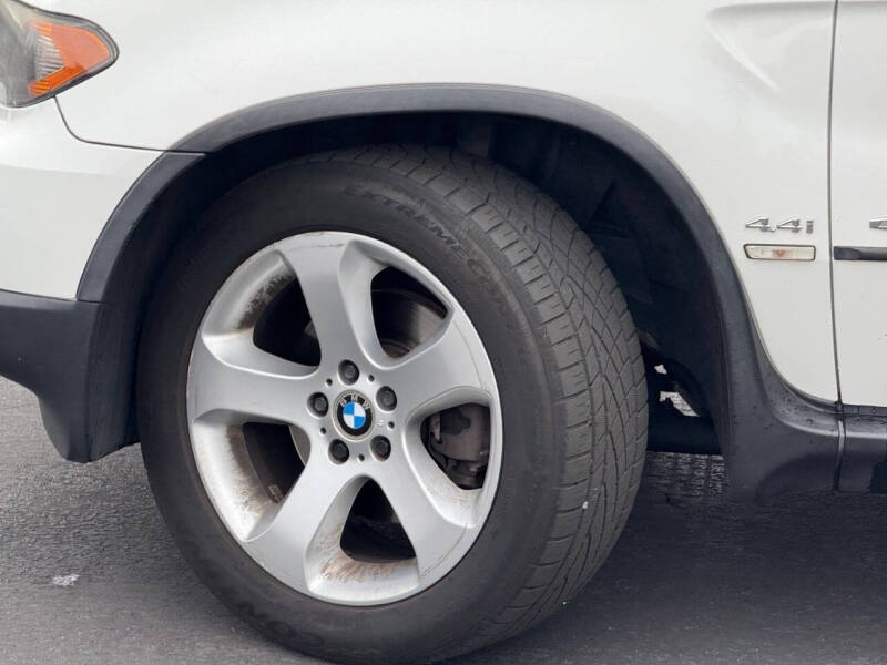 2005 BMW X5 4.4i
