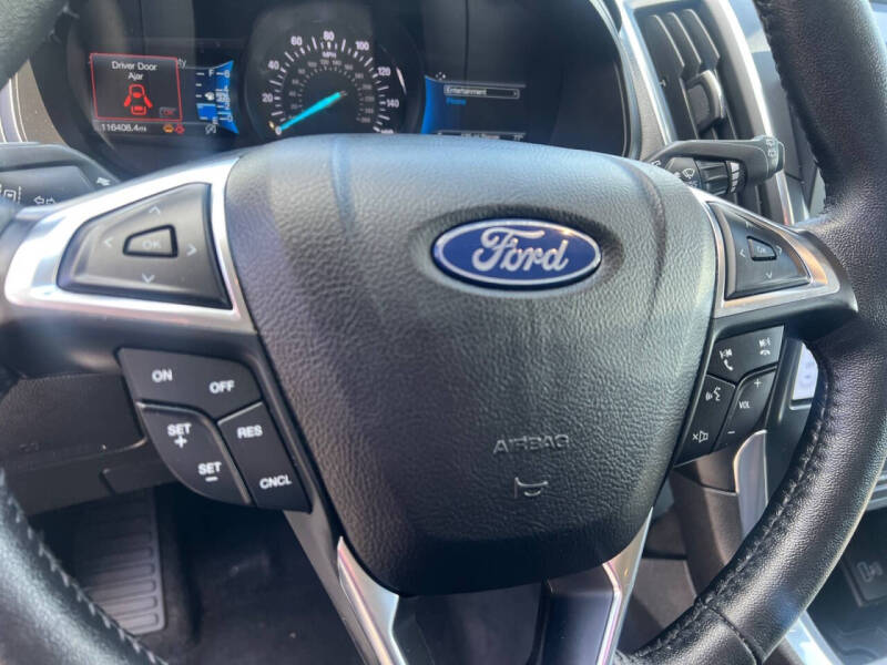 2022 Ford Edge Titanium