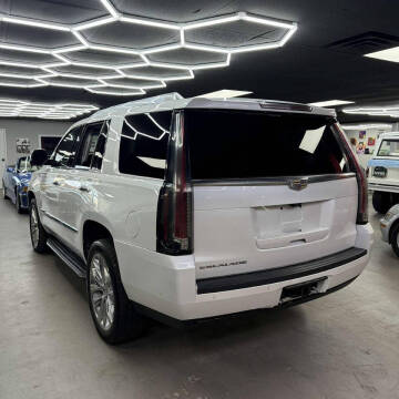 2017 Cadillac Escalade Luxury